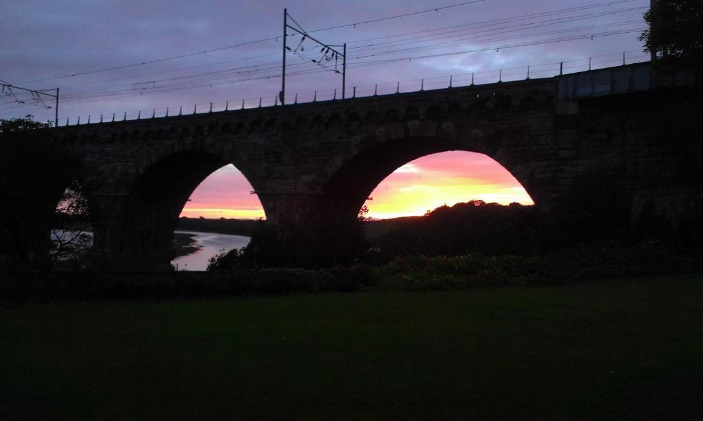 לינה וארוחת בוקר Berwick Upon Tweed Castle Vale House מראה חיצוני תמונה