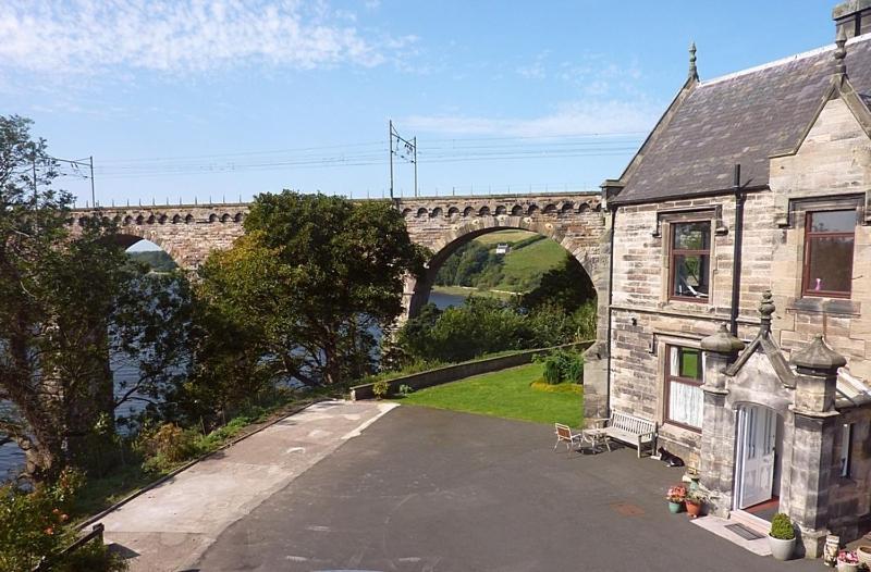 לינה וארוחת בוקר Berwick Upon Tweed Castle Vale House מראה חיצוני תמונה